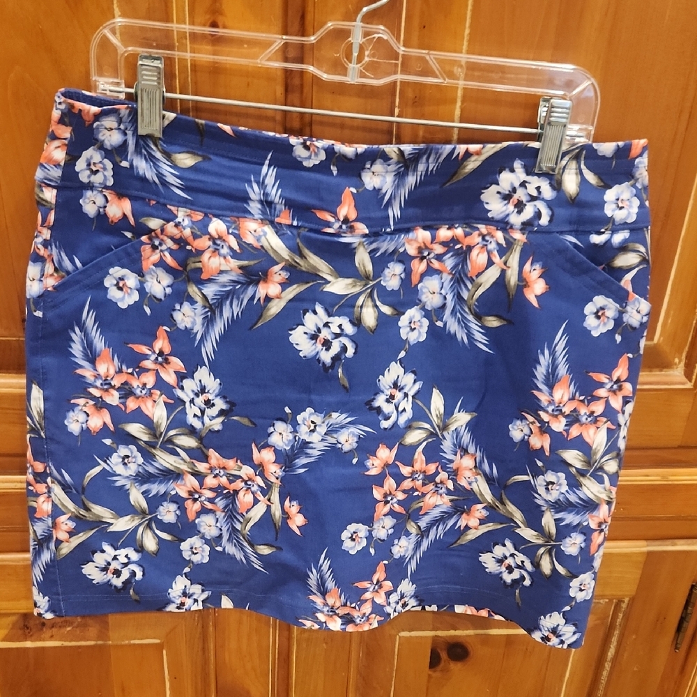 Mario Serrani Blue Floral Skort